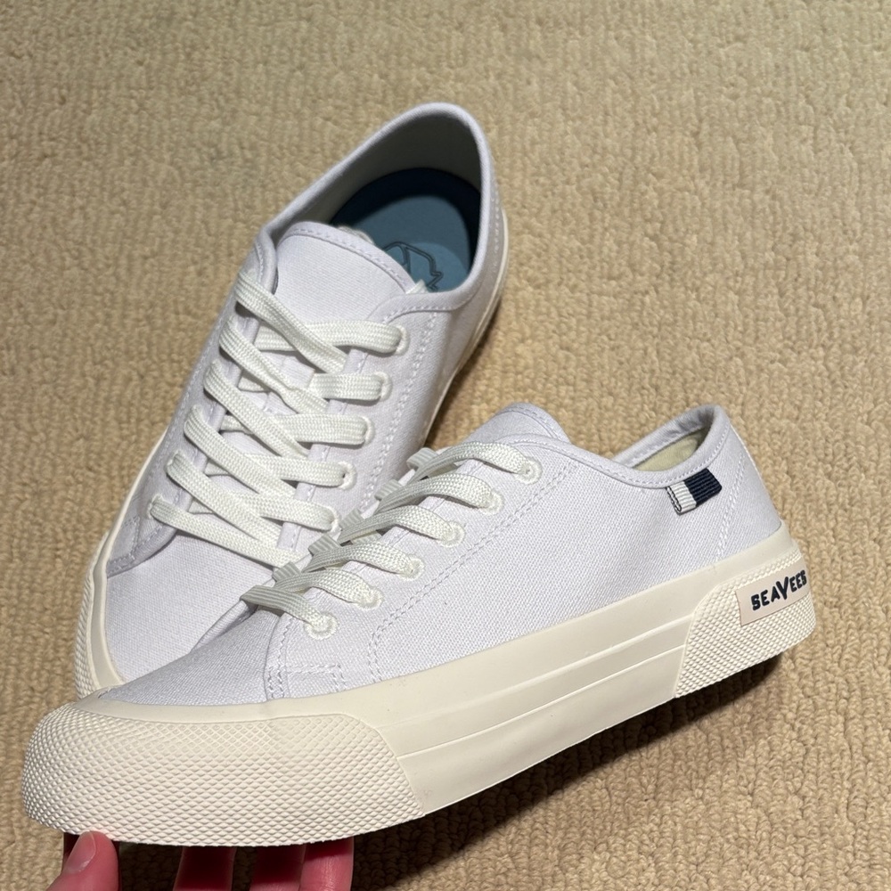 NEW Seavees Sneakers